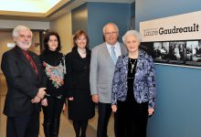 Inauguration de la salle facultaire Laure-Gaudreault. Anik Meunier, professeure du Département de didactique, Réjean Parent, président de la Centrale des Syndicats du Québec; Monique Brodeur, doyenne de la FSÉ. En présence des représentants de Louisette Giroux, présidente de la Fondation Laure Gaudreault et d’un représentant de l’Association des retraités de l’enseignement du Québec