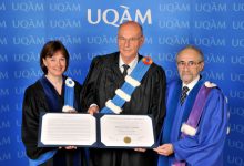 Monique Brodeur, doyenne de la FSÉ, Boris Cyrulnik, récipiendaire d’un doctorat honoris causa et Claude Corbo, recteur, 2011